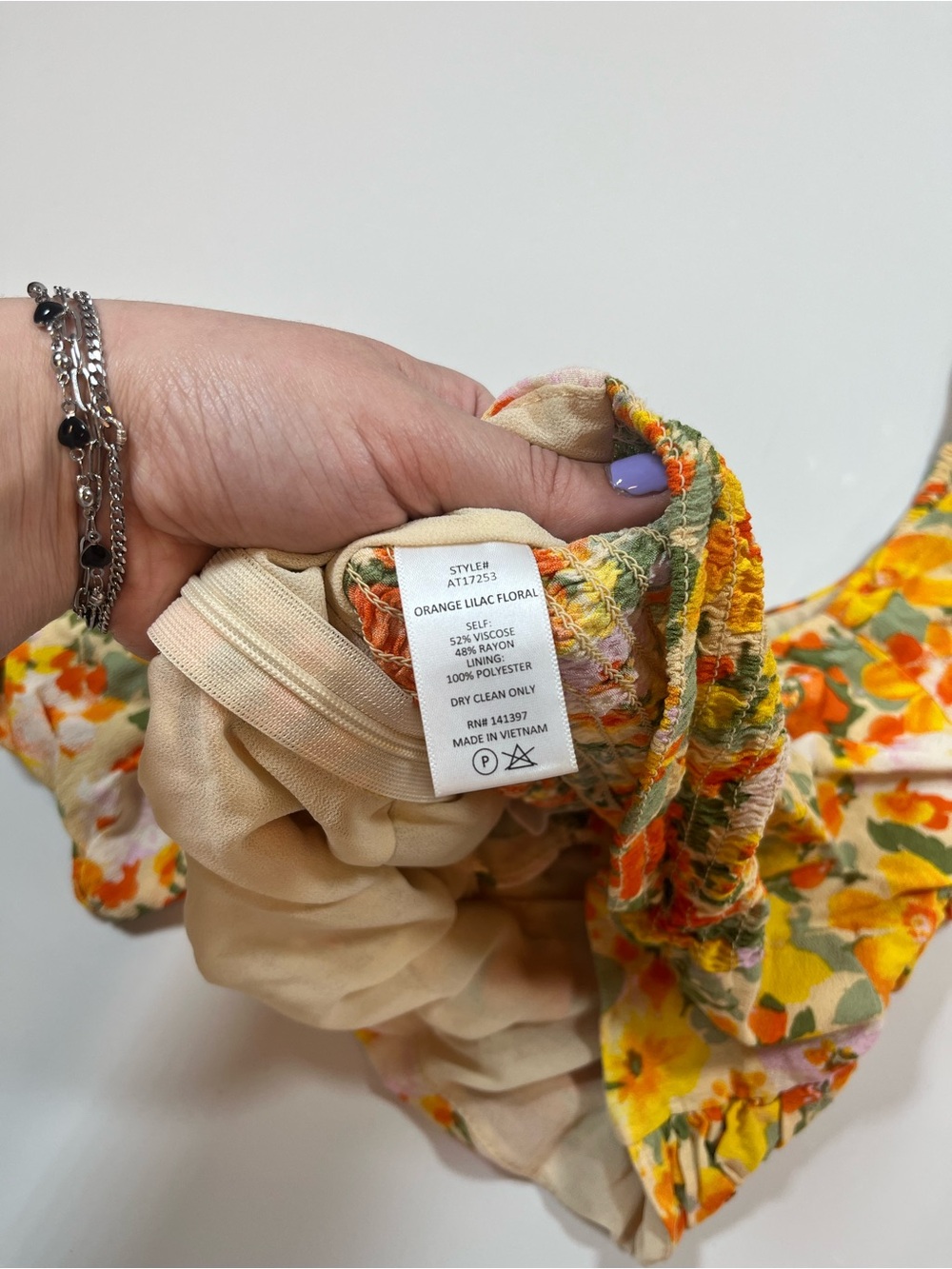 ASTR The Label Orange Lilac Floral Ruched Puff Sleeve Top M - Picture 5 of 5